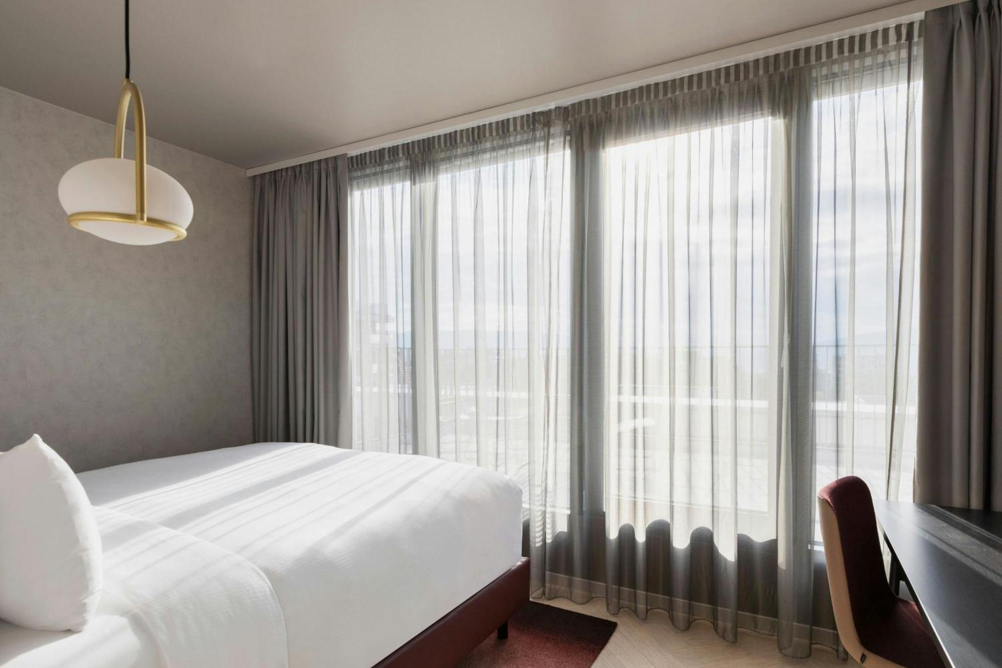 By Marriott Nations 4* Ginebra