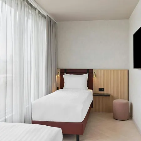 By Marriott Nations 4* Genève
